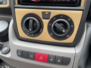 /photos/8982/13fa534b-7c4d-1070-46b4-9c38383bce66_i320x240.jpg