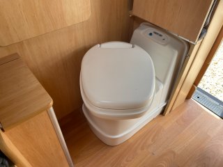/photos/8982/18512432-8791-67c5-efc4-02e666222924_i320x240.jpg
