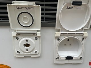 /photos/8982/36072303-d13d-7dc4-65bb-ed9bb642c927_i320x240.jpg