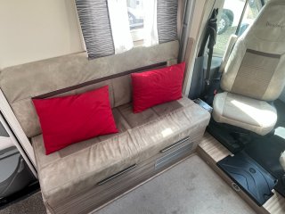 /photos/8982/5add3da4-0124-7fd7-49d8-463c237f9f96_i320x240.jpg