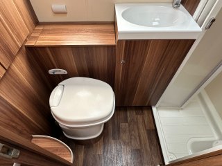 /photos/8982/6391c5db-989c-ba36-aa4a-e190a8d63220_i320x240.jpg