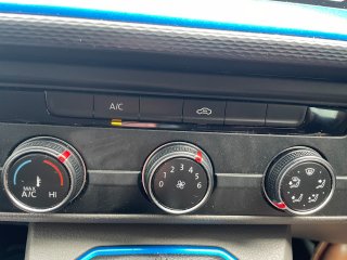 /photos/8982/7bd69235-8fe3-297f-1a1e-a174a36c343b_i320x240.jpg