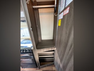 /photos/8982/7d7a6cf2-1fd2-7ce4-8bd4-73f54ad0f85c_i320x240.jpg