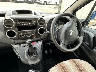 /photos/8982/906d3739-467a-0a58-5b60-9189bed53094_i320x240.jpg