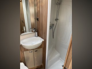 /photos/8982/ae7abb02-3c2d-805b-e824-cc2c1dfeb603_i320x240.jpg