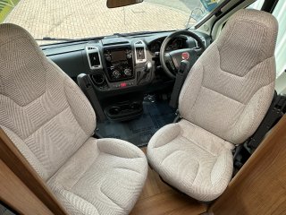 /photos/8982/c0ea2ecf-599b-0a27-1f5d-a85a7e7b010a_i320x240.jpg