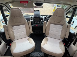 /photos/8982/c5b4a43a-838a-684d-444f-7a95fbc86cbe_i320x240.jpg