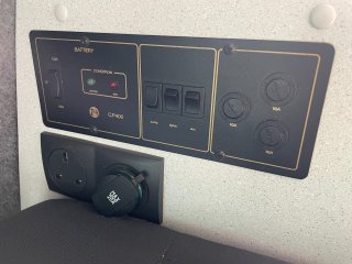 /photos/8982/e358bf21-112f-2bef-5cb8-b577408e4bd5_i320x240.jpg