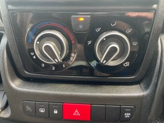 /photos/8982/e3ba46f0-5d45-e23c-1f96-6e90e6d8007a_i320x240.jpg