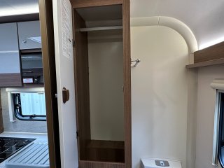 /photos/8982/e7fd8b22-1ebc-d9b1-291e-4228346b0e5c_i320x240.jpg