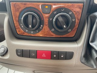 /photos/8982/e93bb640-0392-b961-d37e-54ccf717d2c1_i320x240.jpg