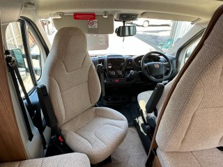 /photos/8982/e942141d-de52-8fb3-8910-7239b72a3bde_i320x240.jpg