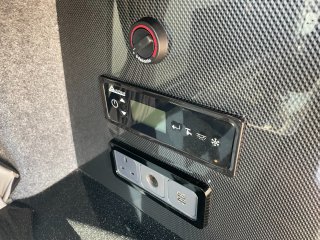 /photos/8982/edeed8a3-3b4f-272b-548c-1ed4c19bd295_i320x240.jpg