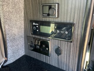 /photos/8982/f8d9d3aa-c5aa-64f4-7402-0f6129483b4b_i320x240.jpg